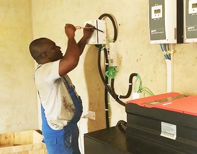 Solarsit is a top-tier solar company in Nigeria that has formed partnerships with the best solar manufacturing firms. As one of the most innovative solar companies in Nigeria, we offer high-quality solar products, cutting-edge innovations in the solar industry, and comprehensive on-grid/off-grid backup and solar solutions for both commercial and residential users.